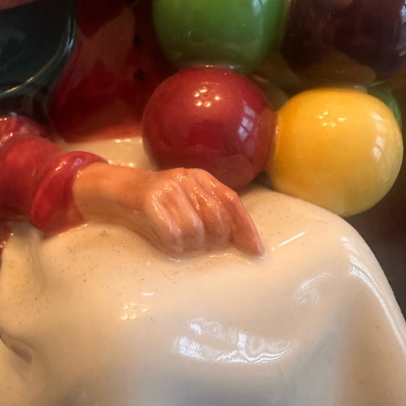 Royal Doultin the Old Ballroom Seller Colorful Figurine with Basket and Balloons - Picture 6 of 6